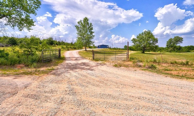 Norman Cabina | Secluded cottage on 10 acres with hot tub