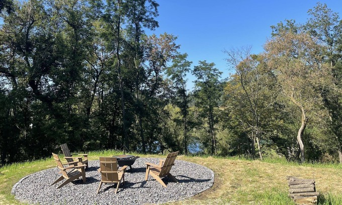 Viola Cabaña | Secluded cottage on 2 acre beach with outdoor shower on 100 acres