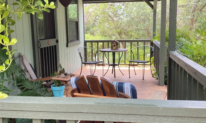 Fredericksburg Cama Y Desayuno | Secluded Country Cottage in the Texas Hill Country