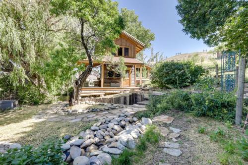 Lazear Casa | Secluded Couples Retreat on Farm in Paonia!