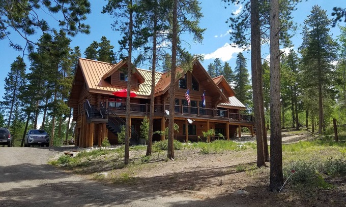 Winter Park Highlands Casa | Hogar de registro personalizado aislado con bañera de hidromasaje - por Winter Park, Granby Ranch y Grand Lake