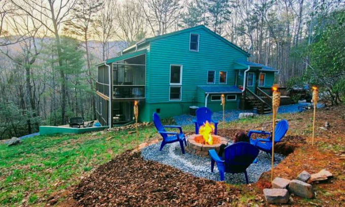 Ellijay Cabina | Secluded dog-friendly cabin w/grill, deck, forest & mountain views, 4x4 required