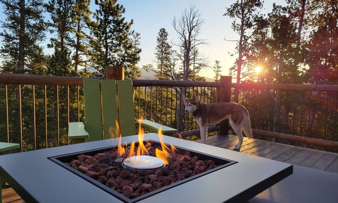 Valley of the Sun Casa | Secluded, dog-friendly mountain getaway with amazing views and huge deck!