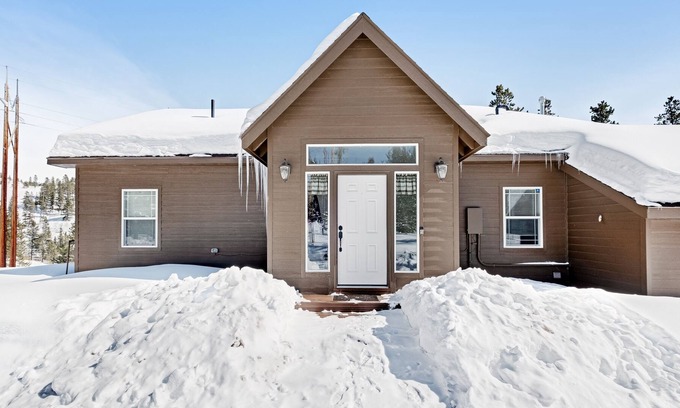 Winter Park Highlands Casa | ¡Casa ideal para familias con impresionantes vistas a la montaña desde la terraza privada con bañera de hidromasaje!