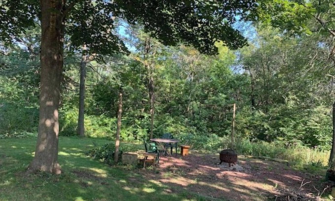 Edmund Casa | Secluded Driftless Area Getaway on 30 Wooded Acres