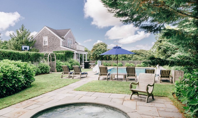 Madequecham Casa | Secluded estate with private pool and spa and studio steps to the beach