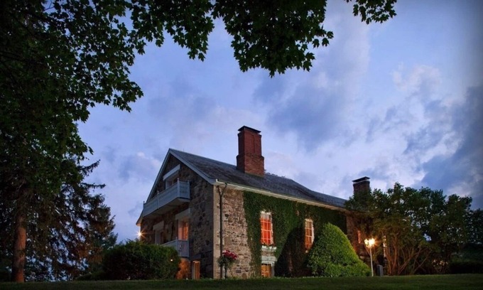 Canandaigua Casa | Aislado estilo europeo 1810 Mansion minutos al lago, duerme 10-15