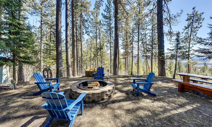 Garden Valley Cabina | Secluded Garden Valley Cabin w/ Deck & Views!