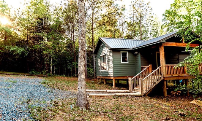 Wickes Cabina | Secluded Getaway for Two, Between the Cossatot River and Ouachita Mountains