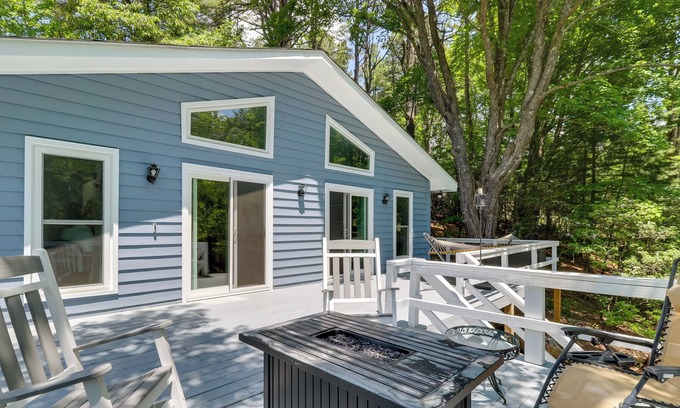 Millers Creek Casa | Secluded Getaway ~ 3 Mi to Blue Ridge Parkway