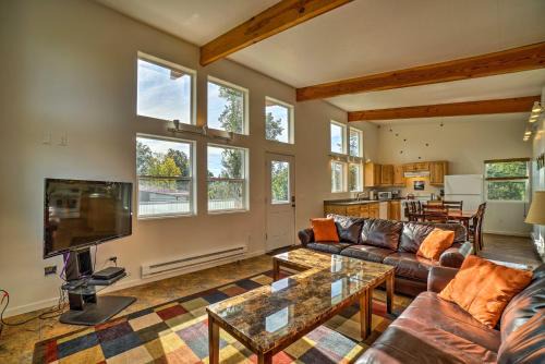 Fritz Creek Casa | Secluded Getaway with Deck, Steps to Fritz Creek!