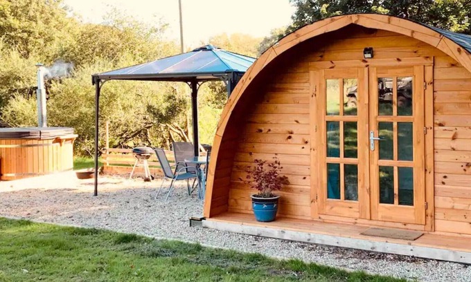 Barns Green Cabina | Secluded Glamping Pod With Private Hot Tub