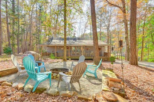 Pine Mountain Valley Casa | Secluded Hamilton Cabin Retreat with Private Lake!