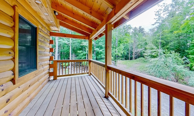 Wevertown Cabaña | Secluded Haven | Guest house in Wevertown with wood stove, deck, W/D
