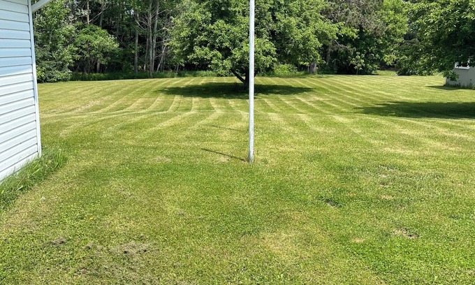Hatley Casa | Secluded hideaway on 1 acre . Relax, hot tub, Wi-Fi. Pet friendly.