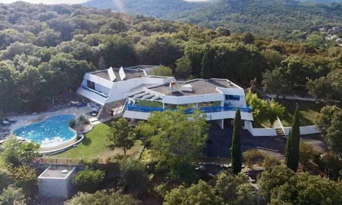 Saint-Jean-du-Pin Casa | Secluded hill top retreat, with panoramic views over the Cevennes.