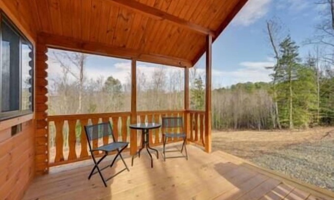 Traphill Casa | Secluded hillside cabin with mountain views!