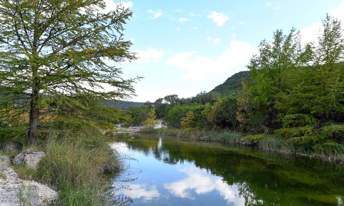 Vanderpool Casa | Secluded hilltop cabin, Lost Maples Park, private river access, hot tub & peace!
