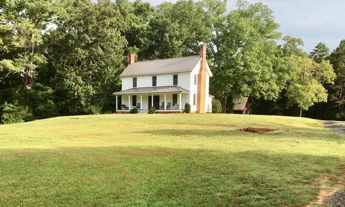 Catawba Casa | MOORELAND HOMESTEAD - Estado del siglo XIX en los bancos del lago Norman
