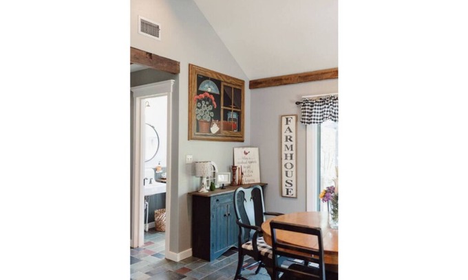 Charlestown Cabina | Secluded Historic Cabin Summer Camp Style Retreat!