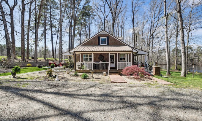 Wilsons Casa | Secluded Home w/ 2-Acre Fishing Pond