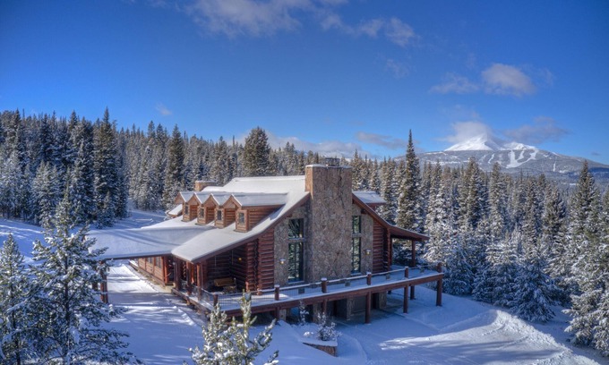 Gallatin Gateway Casa | Secluded home w/exceptional views, hot tub, game room, close to Big Sky Resort - Special K Lodge