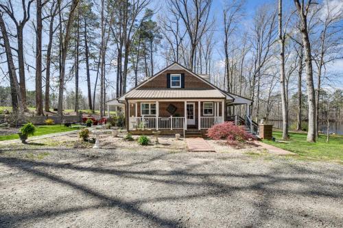 Wilsons Casa | Secluded Home with 2-Acre Fishing Pond