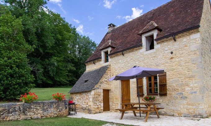Borreze Cabaña | Escapada Rural en el Corazón del Périgord: Piscina, Naturaleza y Confort