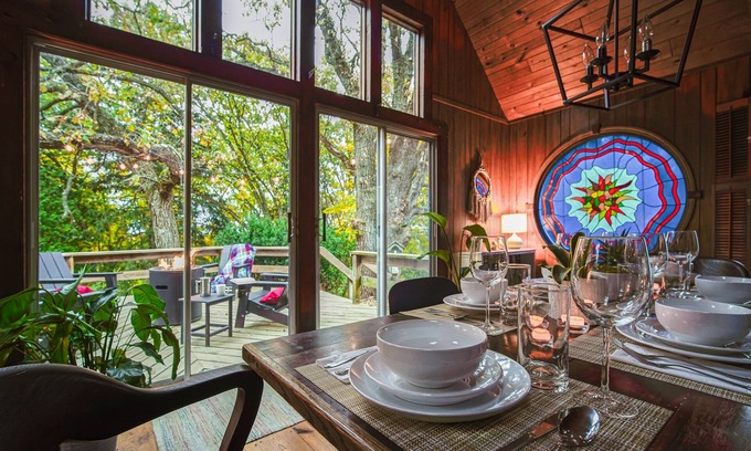 Twin Lakes Cabina | Secluded in the Woods, Hot Tub