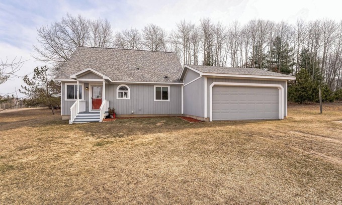 Canadian Lakes Chalet De Esquí | Secluded Lakefront Chalet in Canadian Lakes with Access to No-Wake Lake