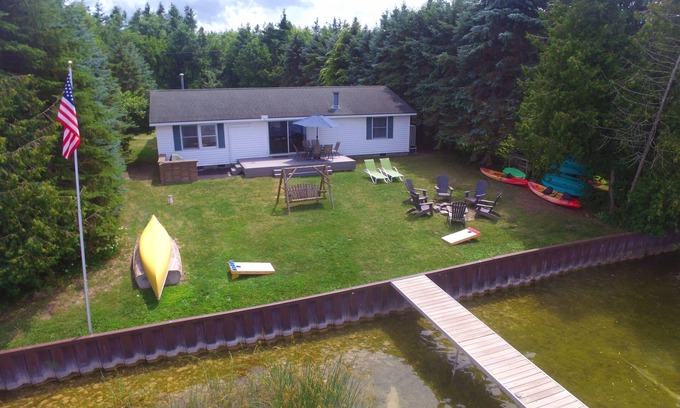 Arcadia Casa | Secluded Lakefront home, Hiking nearby, Wifi, TV, Paddle Boards, Fire pit, Grill