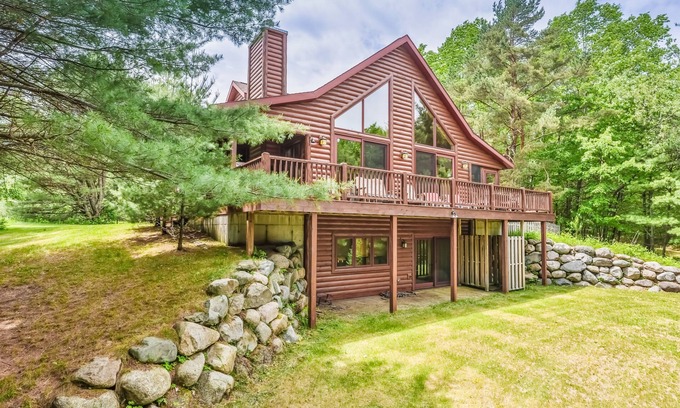 Woodruff Casa | Secluded lakefront cabin with deck, dock, fireplace, kayak, canoe, & WiFi