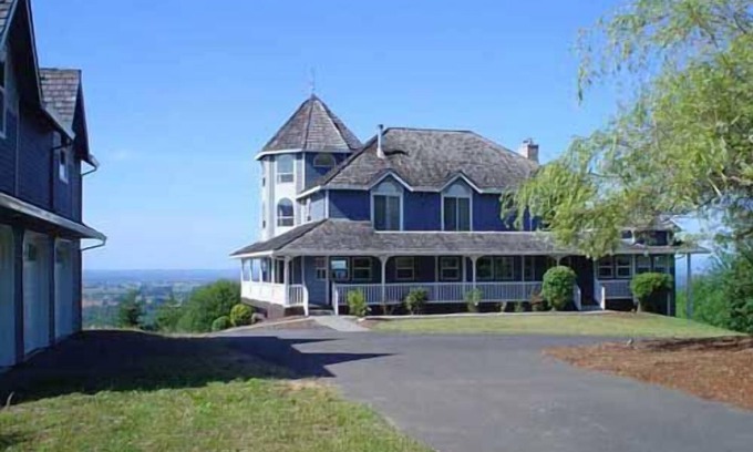 Portland Casa | Gran casa aislada. Entorno boscoso. Fácil viaje al centro de la ciudad.
