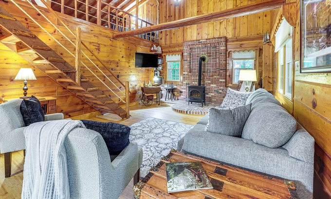Walkersville Cabina | Secluded Lodge Stay: Day Trip to Audra State Park!