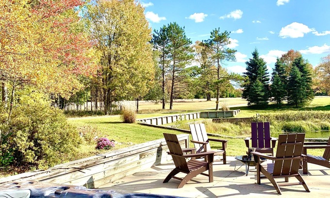Cadillac Cabina | Secluded Lodge with hot tub