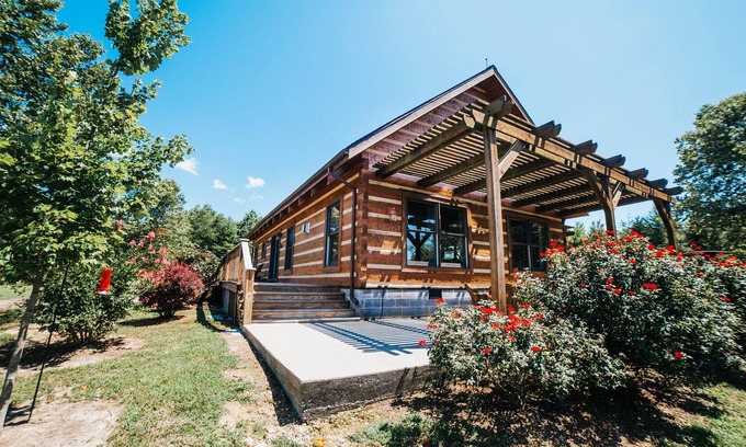 Trion Cabina | 21 acres privados con espectaculares vistas de 'caída' con bañera de hidromasaje y pozo de fuego.