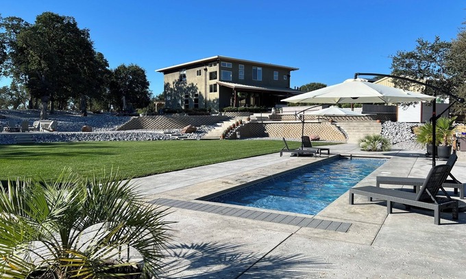 Cottonwood Casa | Secluded Luxury at Oak Hollow Estate – Perfect for Groups of Up to 20