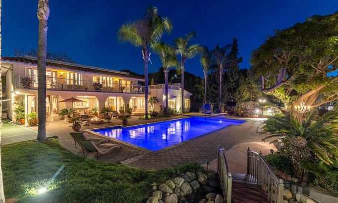 Encino Casa | Villa mediterránea aislada en las colinas