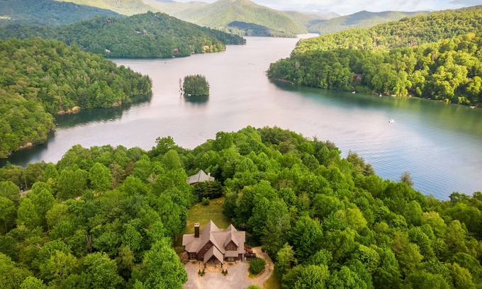 Topton Casa | Secluded, Modern Cabin, Views, Lake, Private Dock, Now with High Speed WIFI