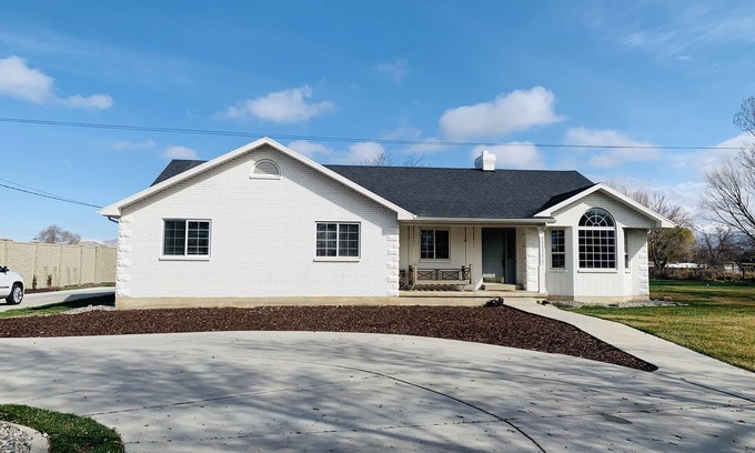 Lehi Casa | Aislado granja moderna en el corazón de Lehi