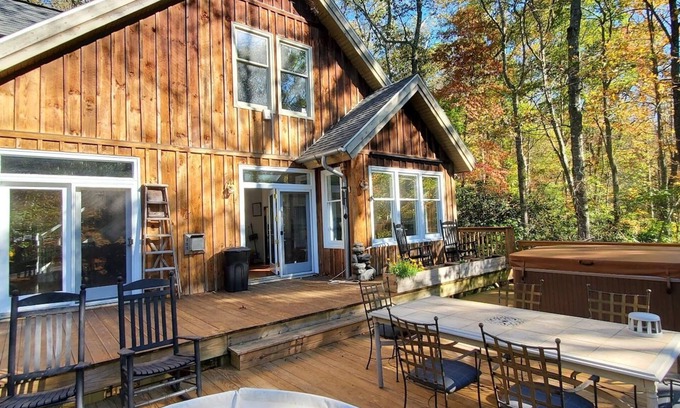 Spruce Pine Casa | Secluded Mountain Home for 10 w/ Hot Tub & Theater