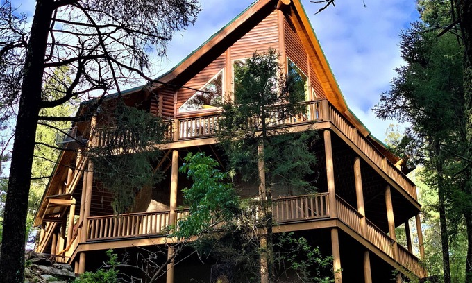 Cloudcroft Cabina | Secluded, Mystic Mountain Lodge w/cinema/arcade rm