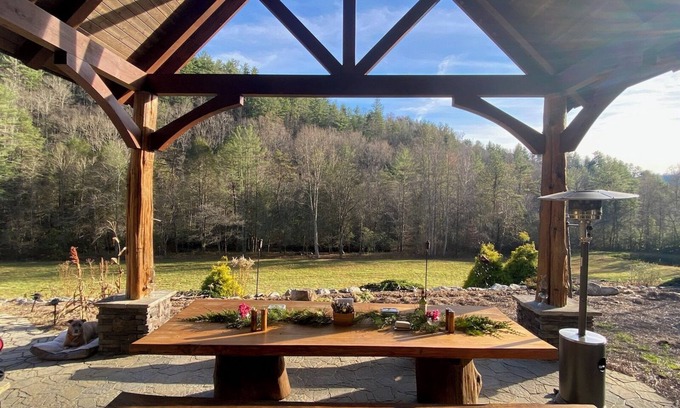 Lenoir Casa | Secluded Nature Lovers Paradise close to Blowing Rock, Boone & Blue Ridge Pkwy