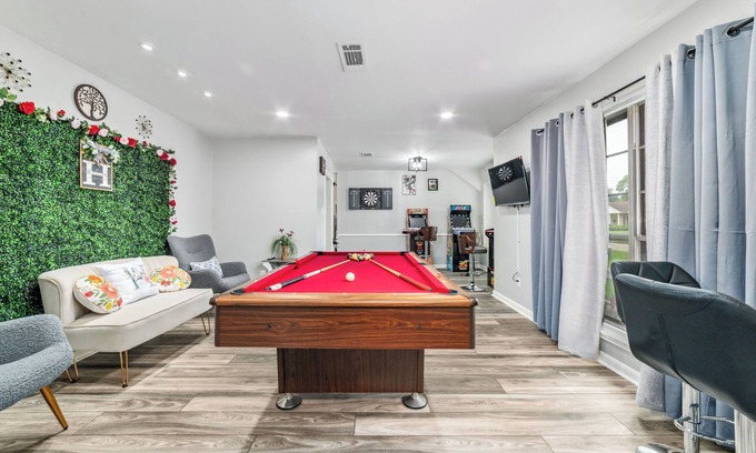 Sharpstown Casa | Secluded Oasis Hot Tub, Pool Table, Golf & More