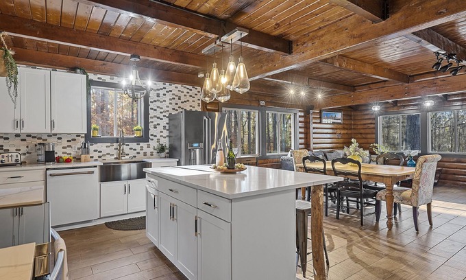 Charlotte Cabina | Secluded, private Cabin located close to Downtown Charlotte