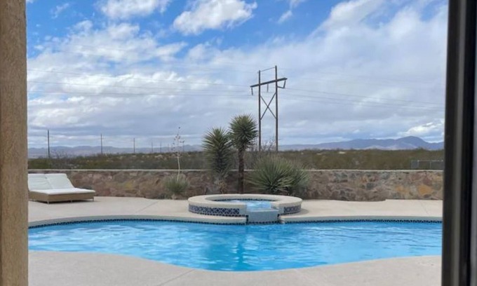Las Cruces Casa | Secluded Red Hawk Pool Hideout