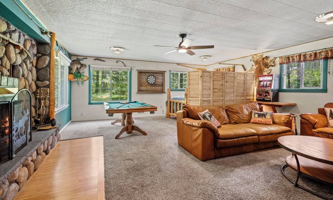 Paradise Estates Cabina | Secluded River Front Cabin @ Mt Rainier w/ Hot Tub