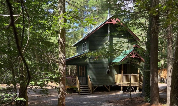 Hopkinton Cabina | Secluded River Overlook Cabin on 160 acres