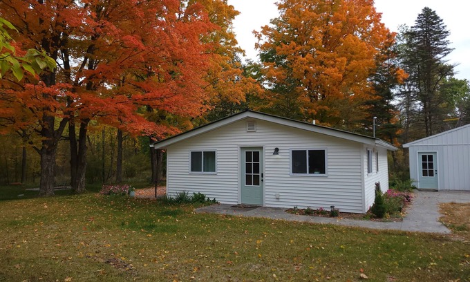 Barryton Cabaña | Secluded Riverfront Cottage on the Chippewa with all the Modern Amenities