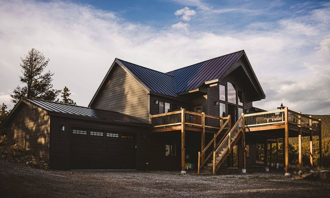 Jefferson Cabina | Rocky Mountain 4 bedroom Cabin with Hot Tub, Incredible Views, and Game Room